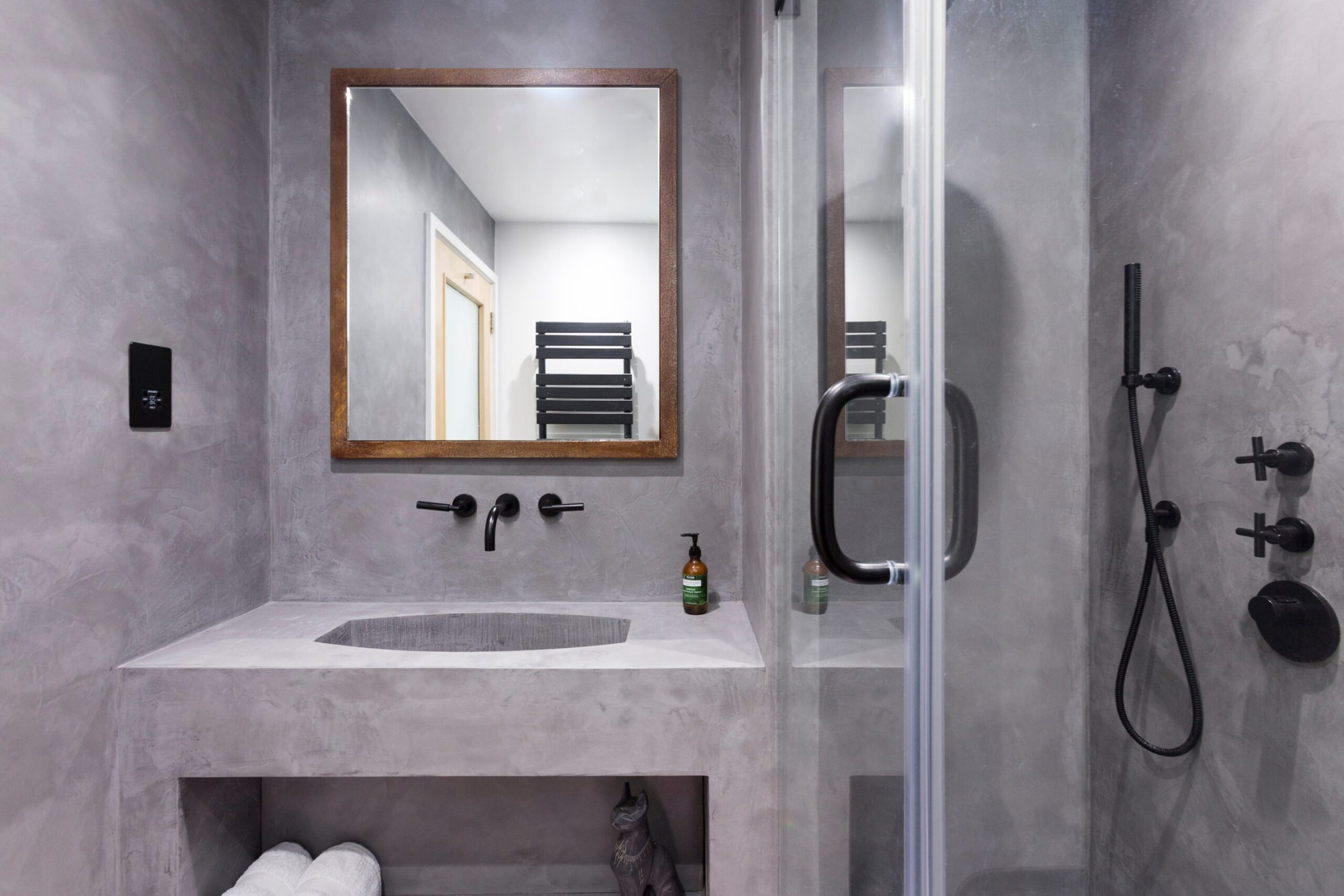 London Bridge bathroom, SE1, photo 2