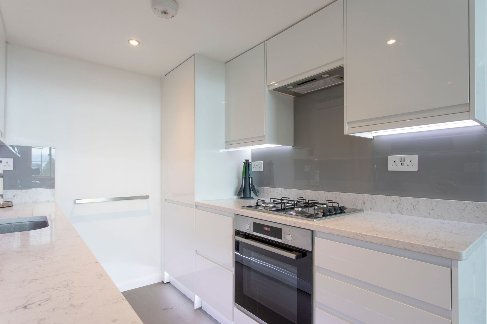 Highbury & Islington apartment, N5, photo 19