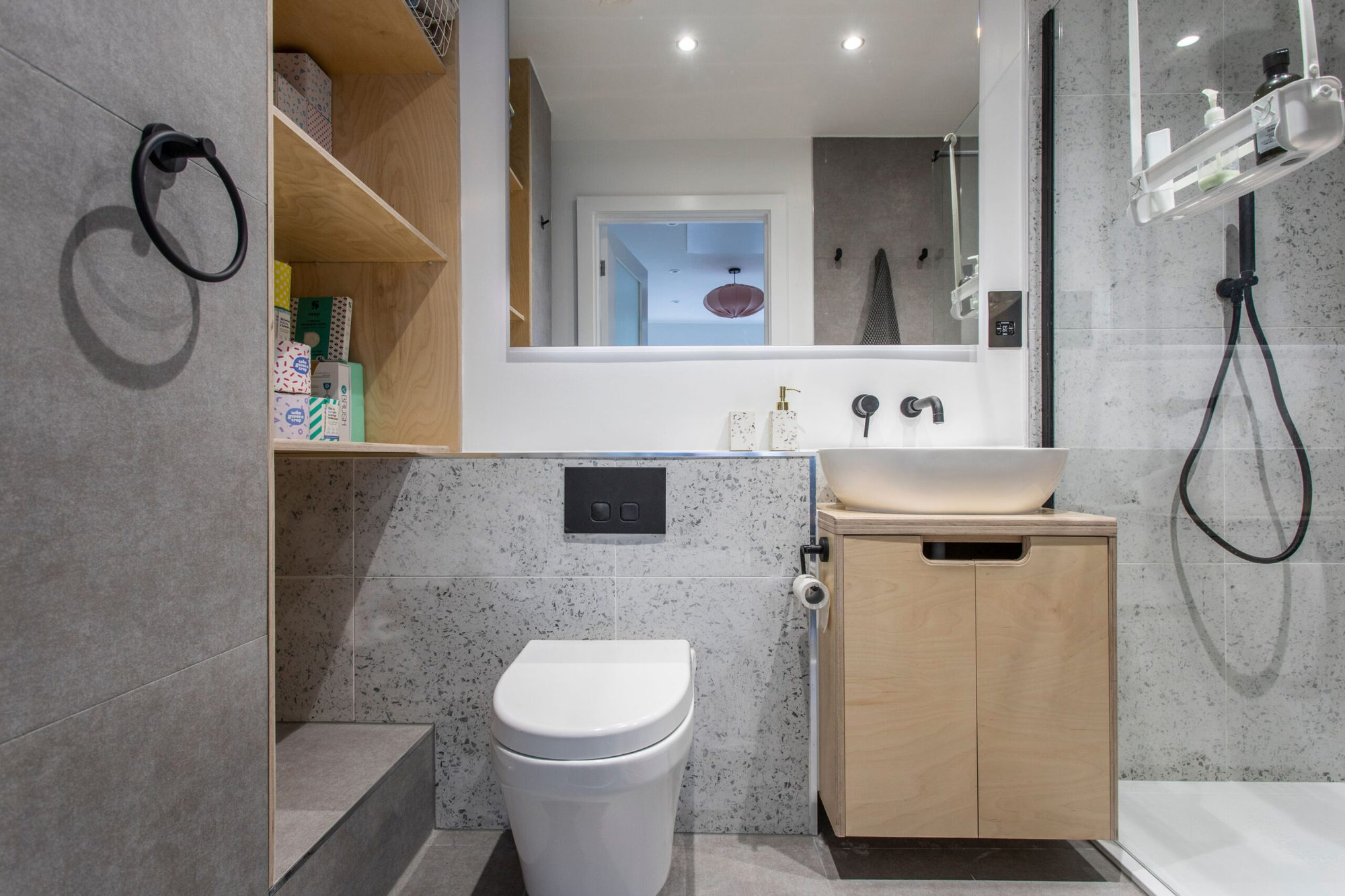 Wapping High Street flat, E1W, photo 31