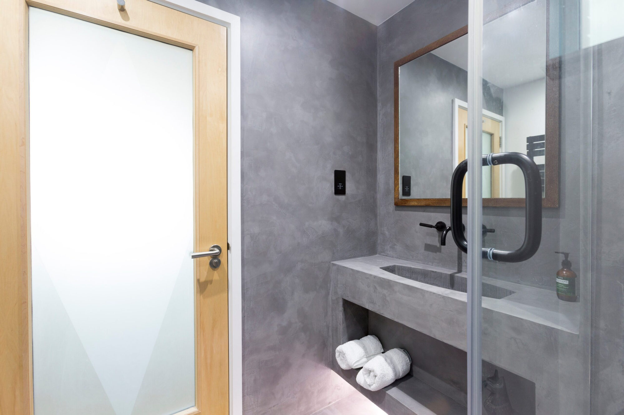 London Bridge bathroom, SE1, photo 15