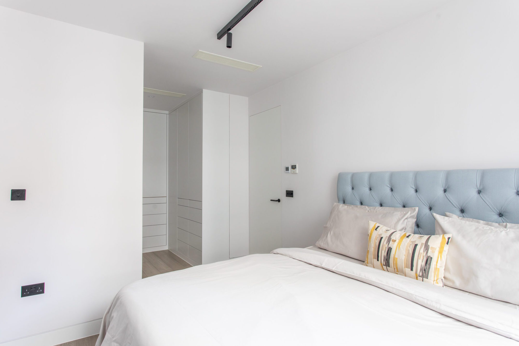 Farringdon apartment, EC1A, photo 13